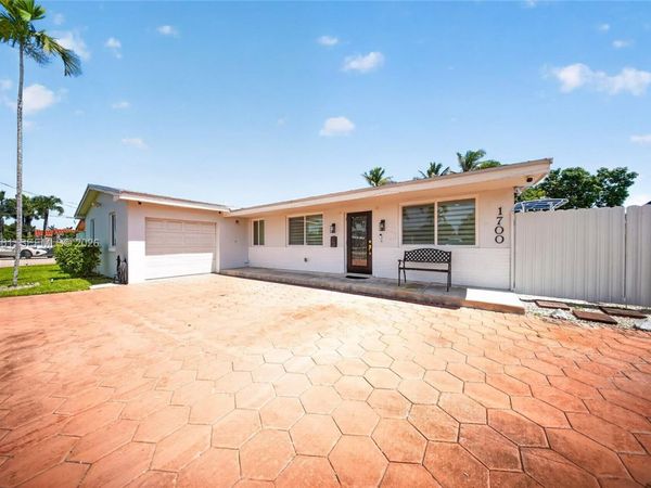 1700 W 64th St, Hialeah, FL 33012