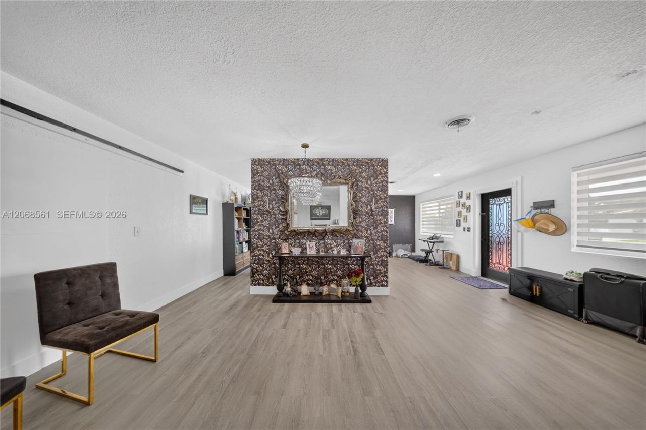 1700 W 64th St, Hialeah, FL 33012 Photo