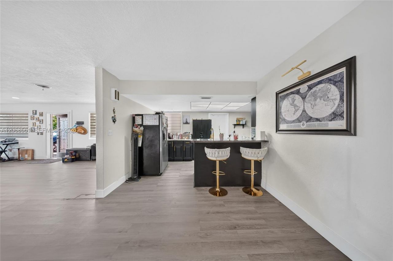 1700 W 64th St, Hialeah, FL 33012 Photo