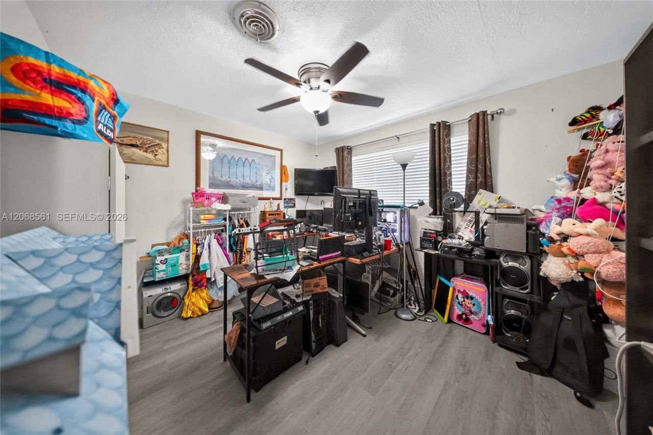 1700 W 64th St, Hialeah, FL 33012 Photo