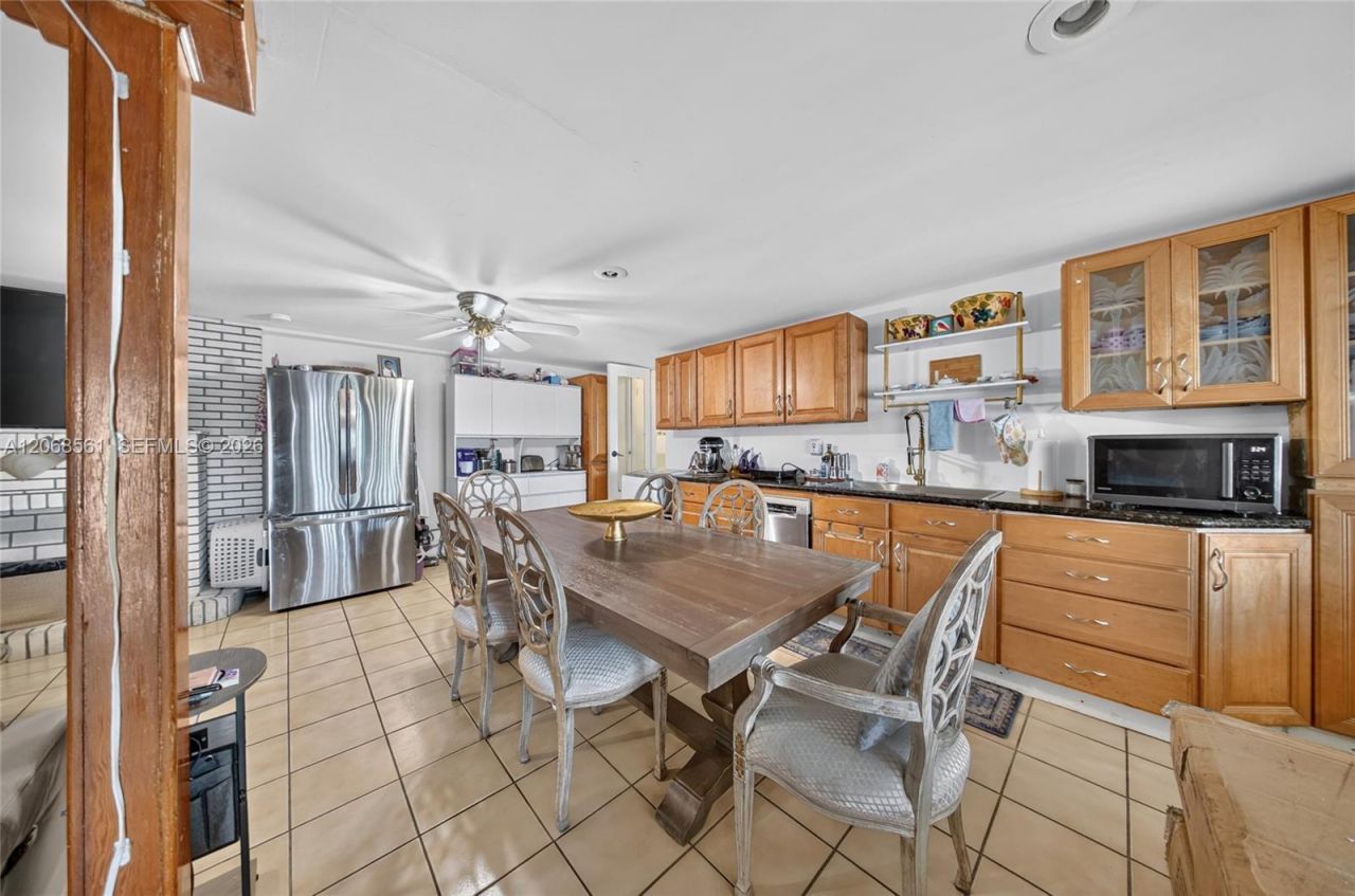1700 W 64th St, Hialeah, FL 33012 Photo