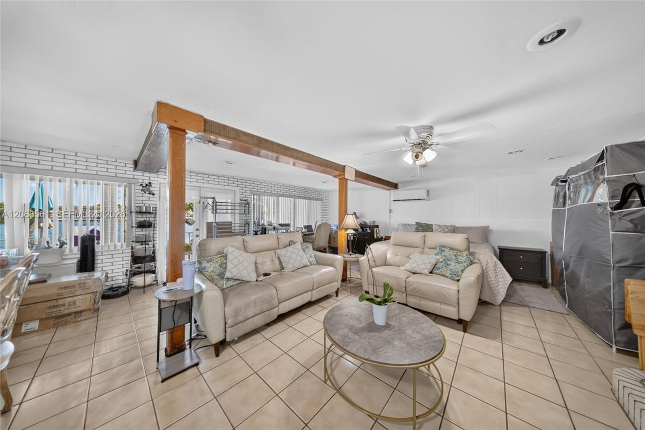 1700 W 64th St, Hialeah, FL 33012 Photo