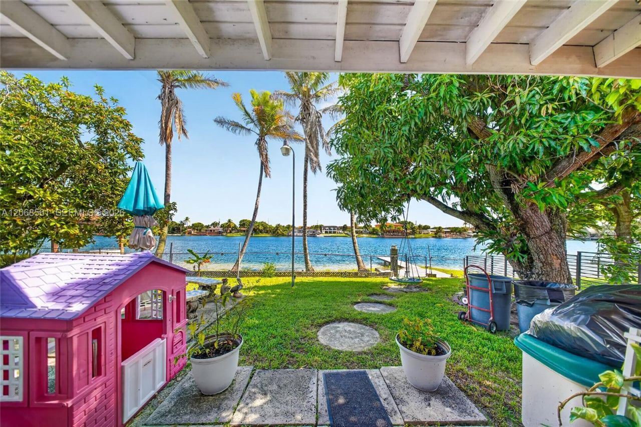 1700 W 64th St, Hialeah, FL 33012 Photo