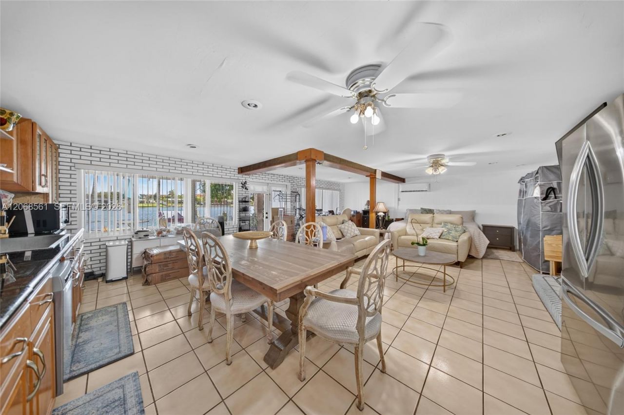 1700 W 64th St, Hialeah, FL 33012 Photo