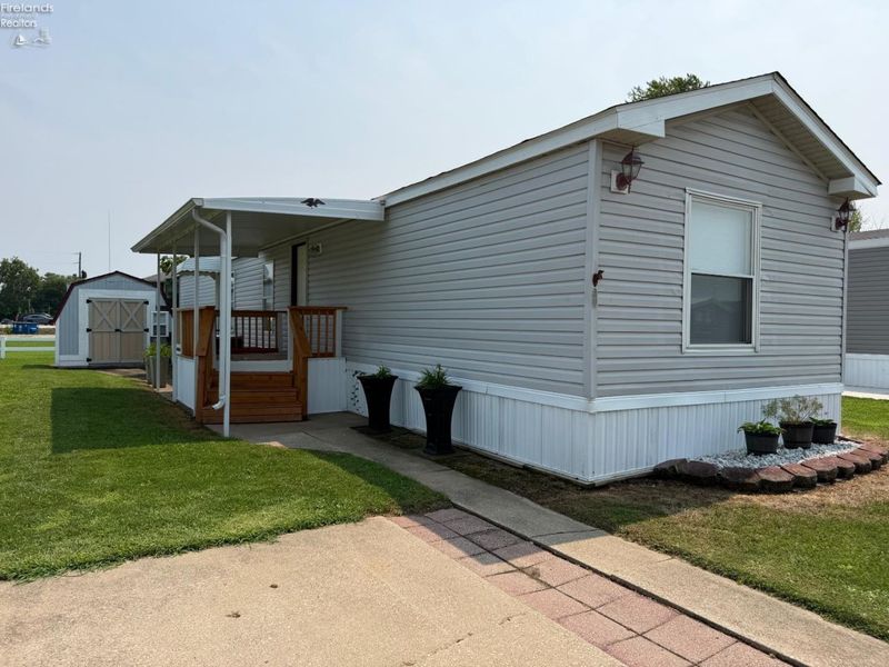 27 Rathbun Drive, Marblehead, OH 43440 Photo 1