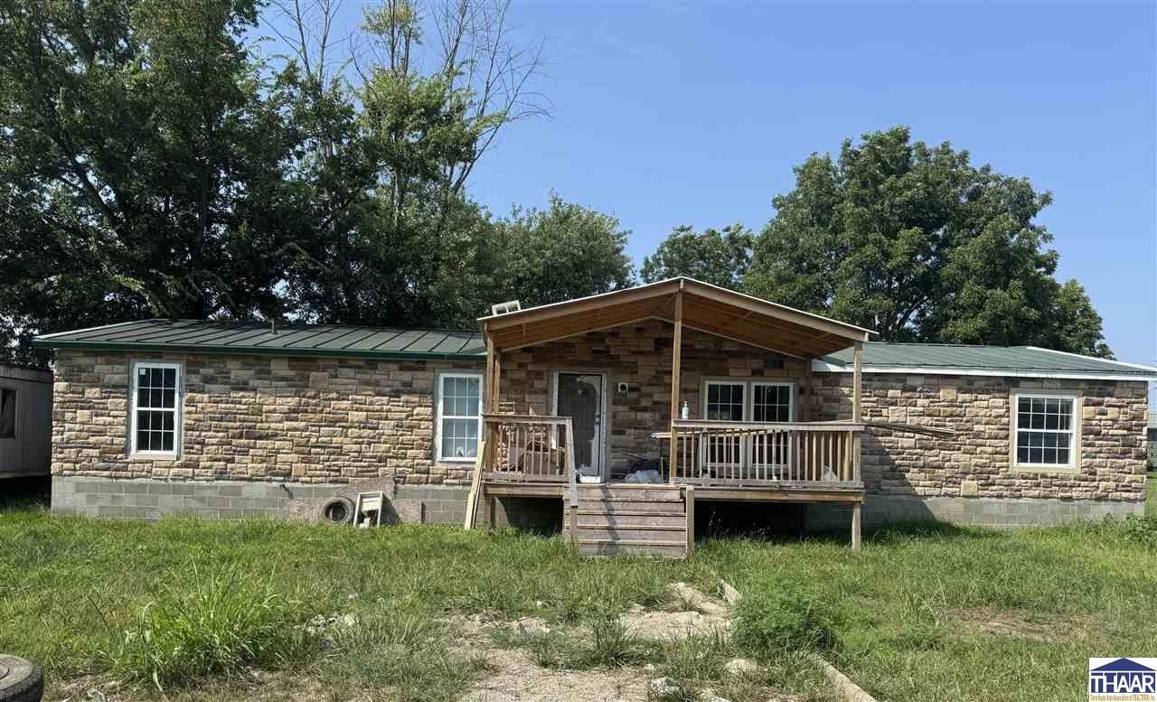 140 E St. Sw, Linton, IN 47441 Main Photo
