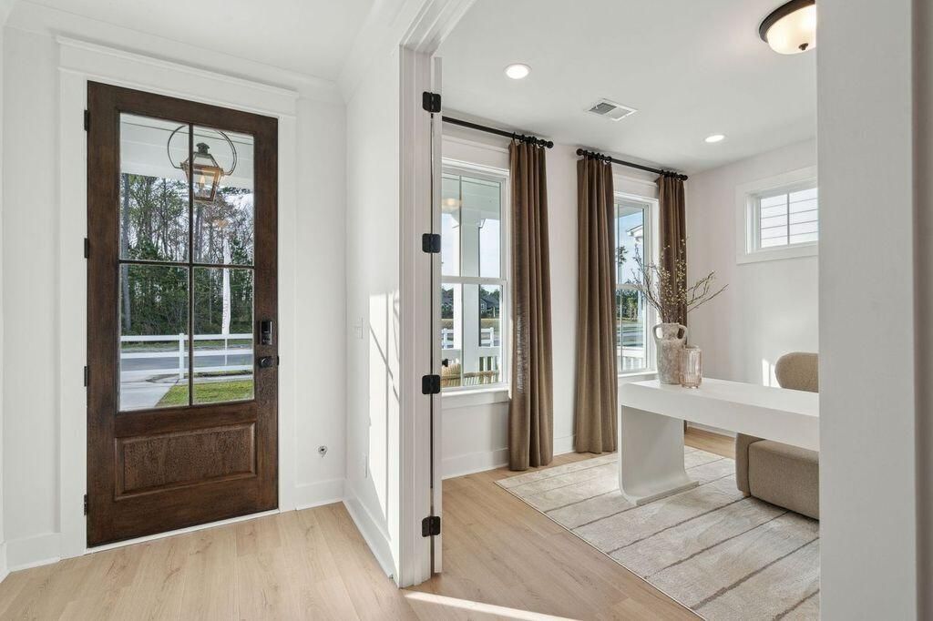 1009 Tributary Boulevard Photo 8