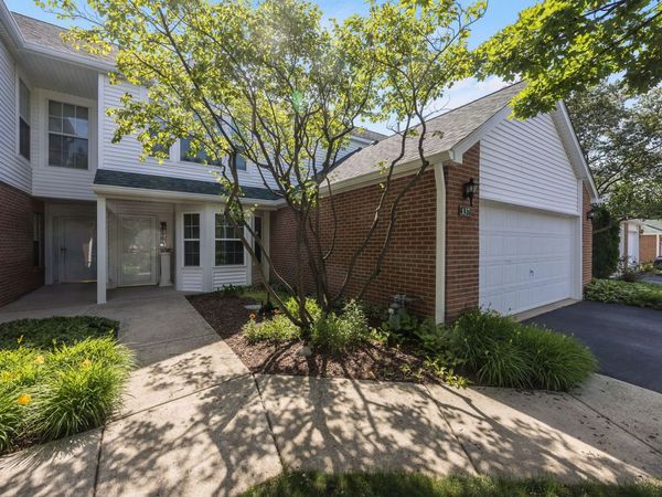 137 Welwyn Street , Lake Bluff, IL 60044