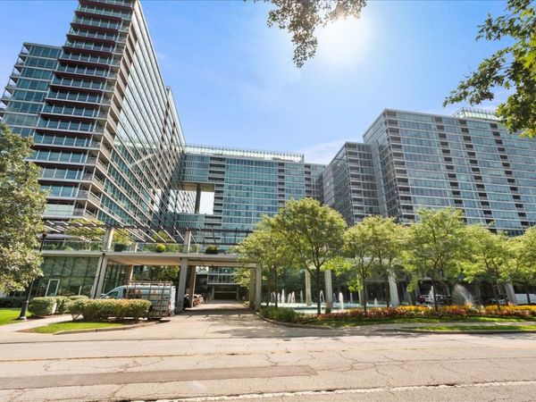 9655 Woods Drive , Unit 1006, Skokie, IL 60077