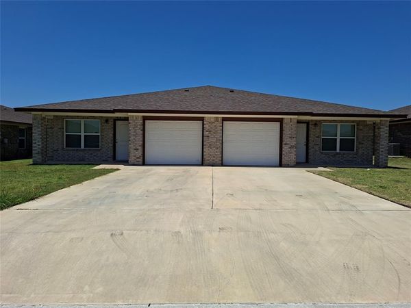 1818 Castroville Trail , Copperas Cove, TX 76522