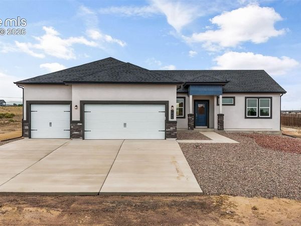 943 E Moonbeam Drive, Pueblo West, CO 81007
