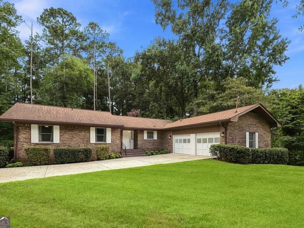 330 Sharon Drive, Fayetteville, GA 30214