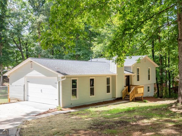 240 Hearthstone Drive W, Newnan, GA 30263