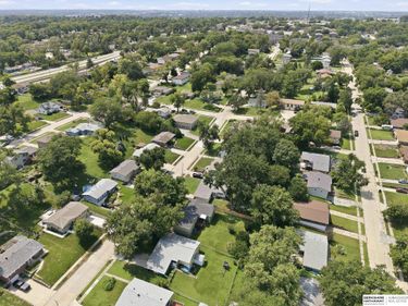 9478 Wirt Street, Omaha, NE 68134