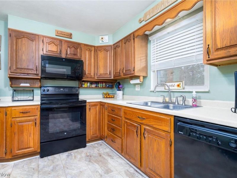 2532 CHESTNUT Street , Steubenville, OH 43952 Photo 17
