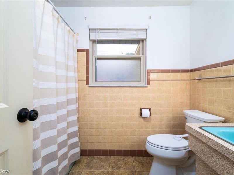 2532 CHESTNUT Street , Steubenville, OH 43952 Photo 18
