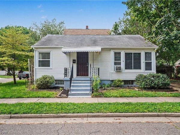 1761 Marks Avenue , Akron, OH 44305