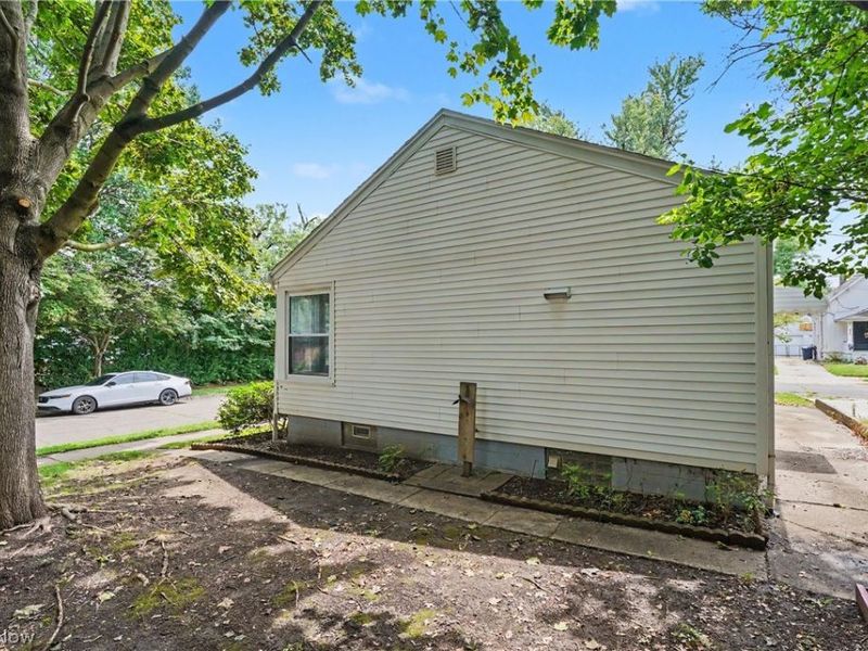 1761 Marks Avenue , Akron, OH 44305 Photo 9