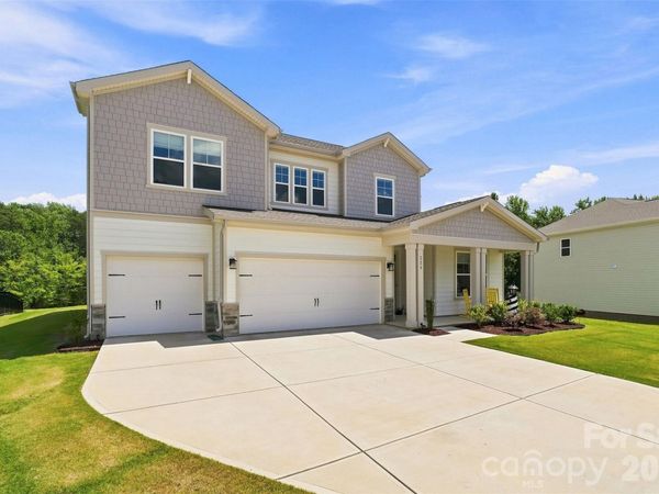 220 E Warfield Drive, Mooresville, NC 28115
