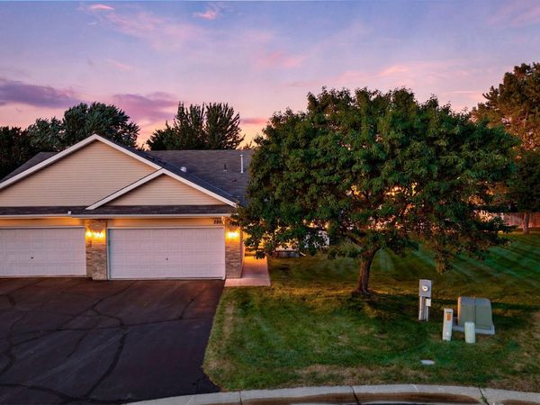 2865 117th Avenue NW, Coon Rapids, MN 55433