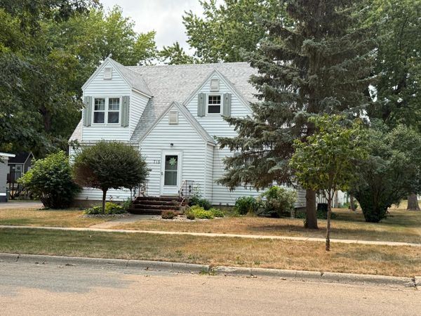 715 N Mckenzie Street, Luverne, MN 56156