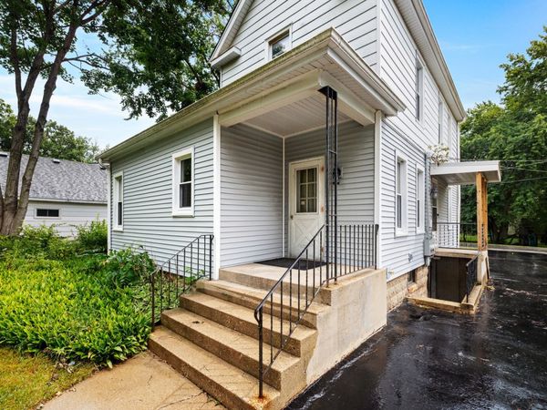 Woodstock, IL 60098