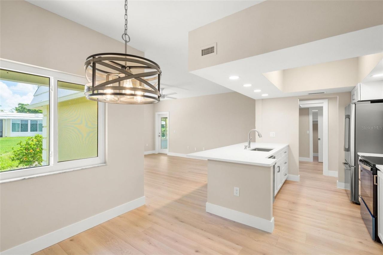 5823 Tidewood Avenue, Unit 19, Sarasota, FL 34231 Photo