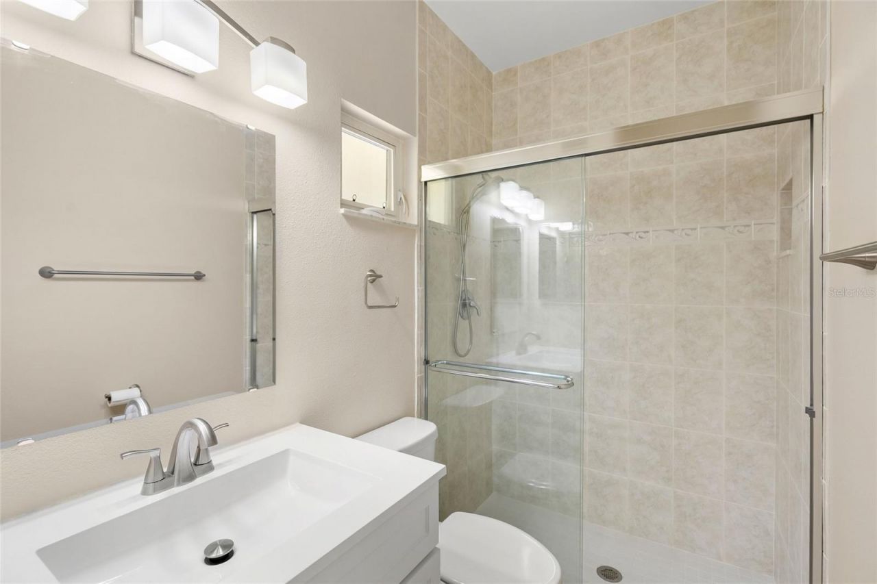 5823 Tidewood Avenue, Unit 19, Sarasota, FL 34231 Photo