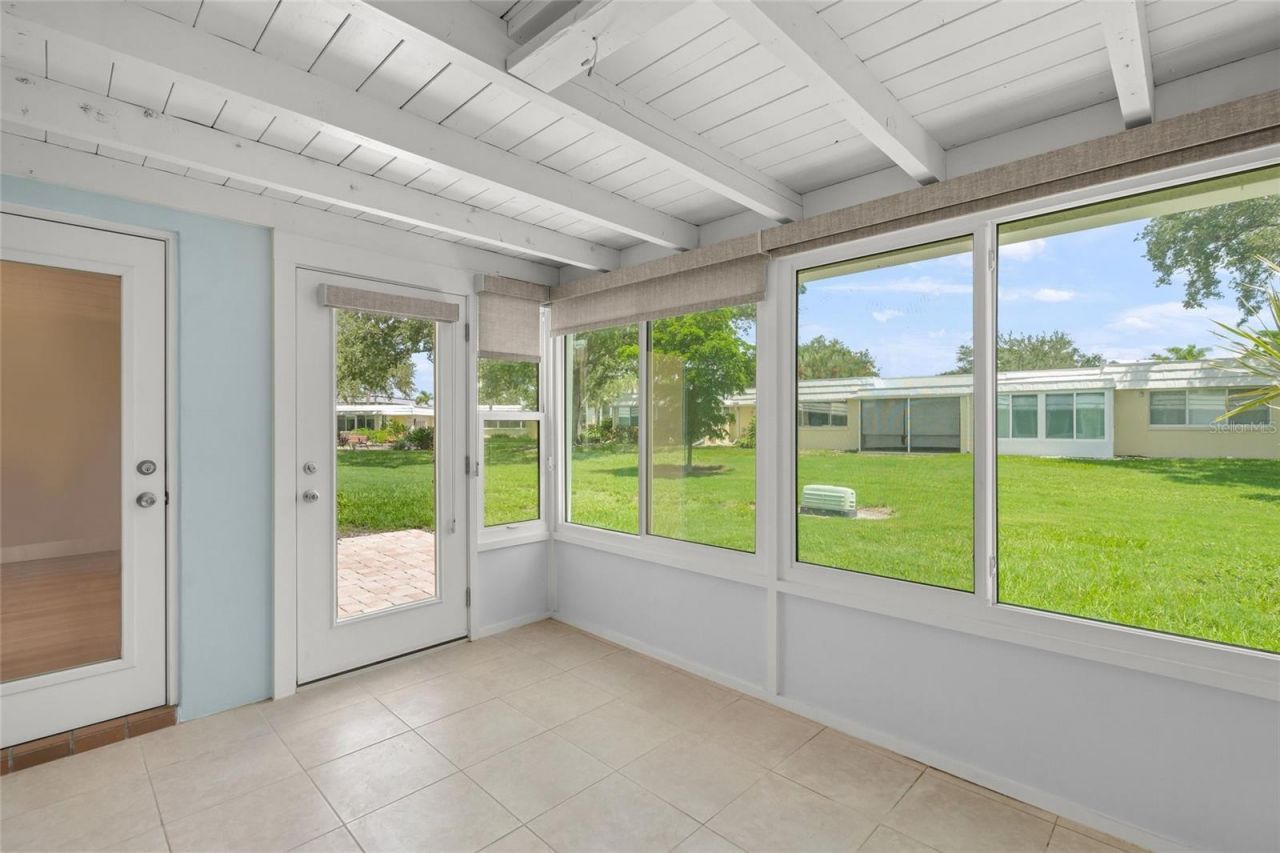 5823 Tidewood Avenue, Unit 19, Sarasota, FL 34231 Photo