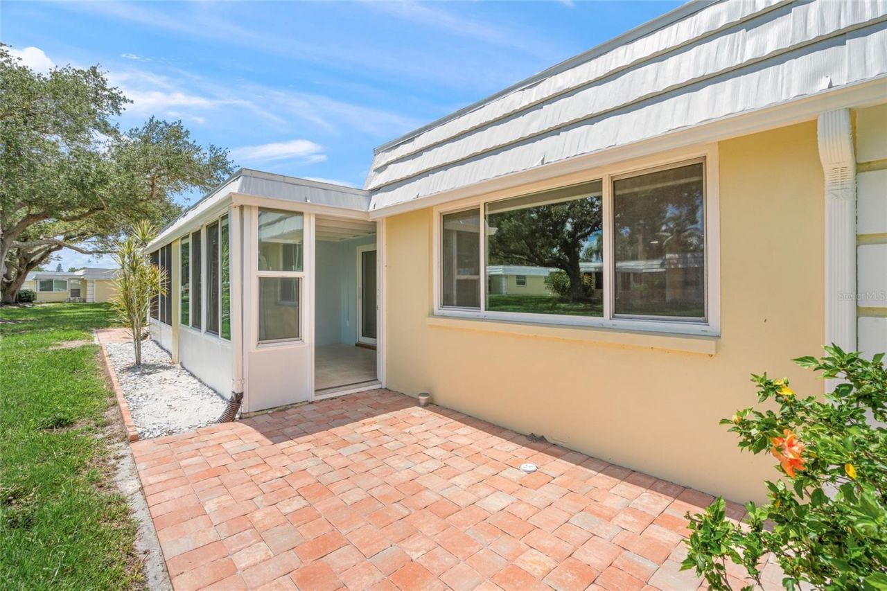 5823 Tidewood Avenue, Unit 19, Sarasota, FL 34231 Photo