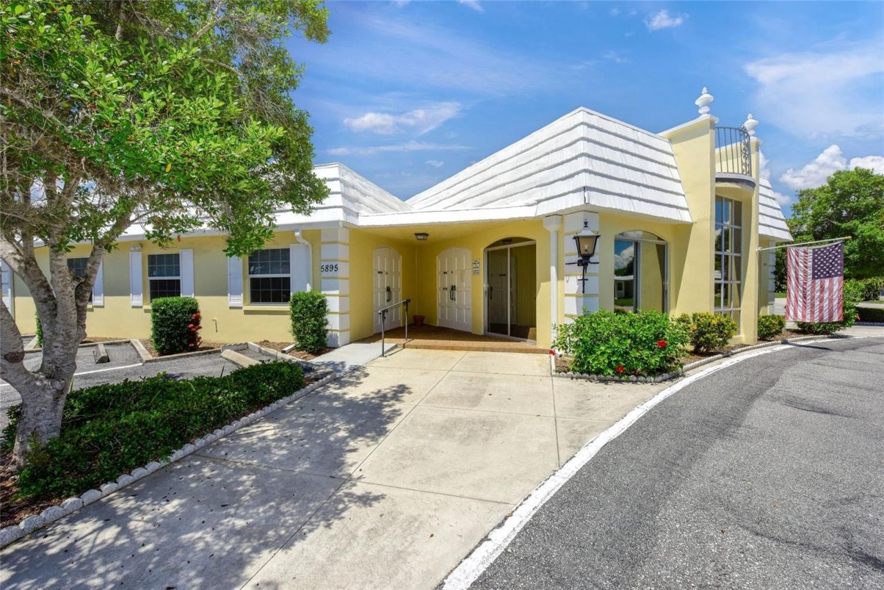 5823 Tidewood Avenue, Unit 19, Sarasota, FL 34231 Photo