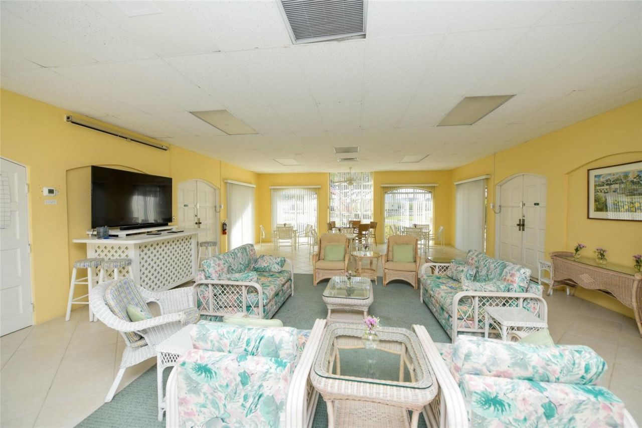 5823 Tidewood Avenue, Unit 19, Sarasota, FL 34231 Photo