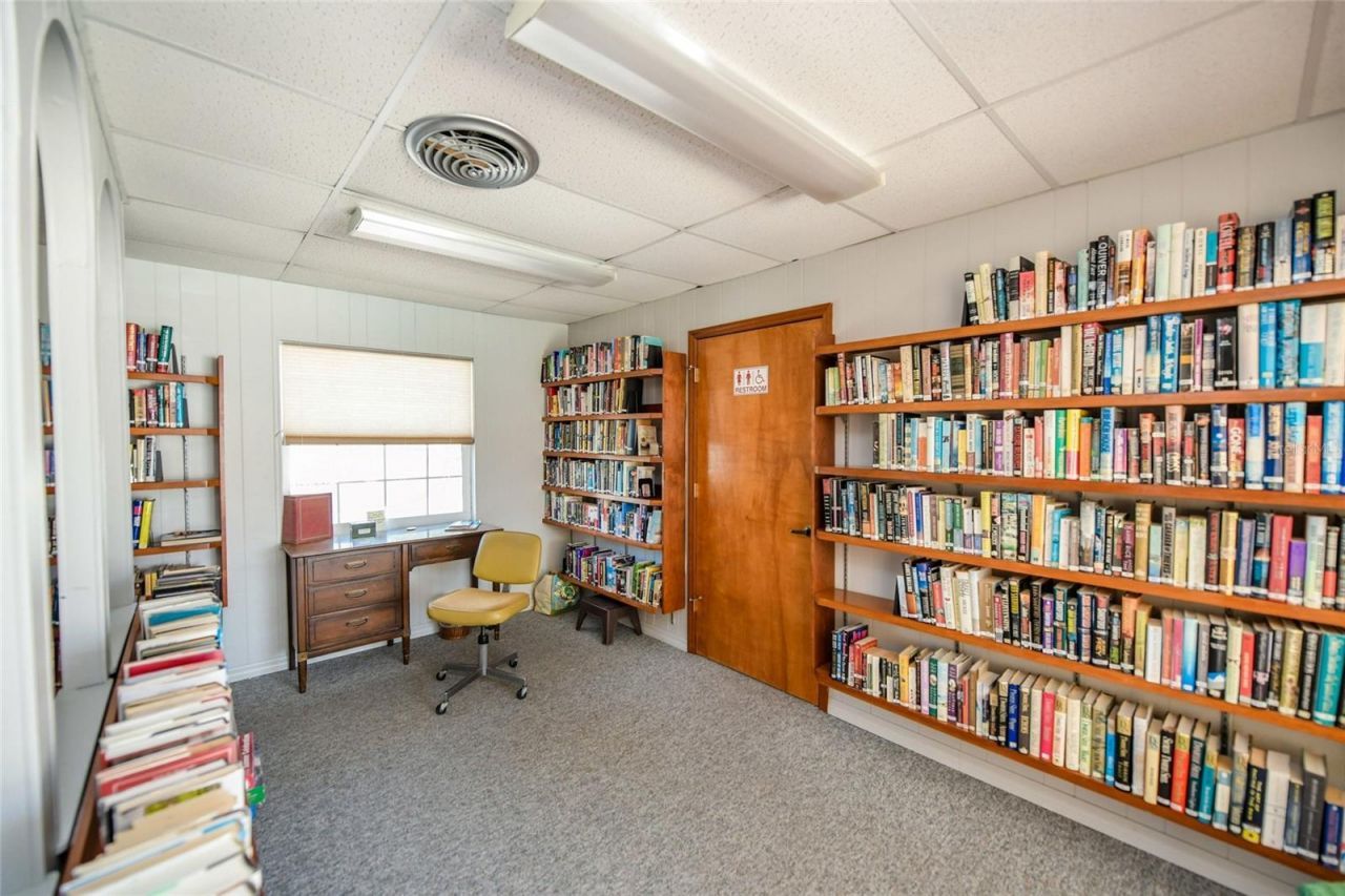 5823 Tidewood Avenue, Unit 19, Sarasota, FL 34231 Photo