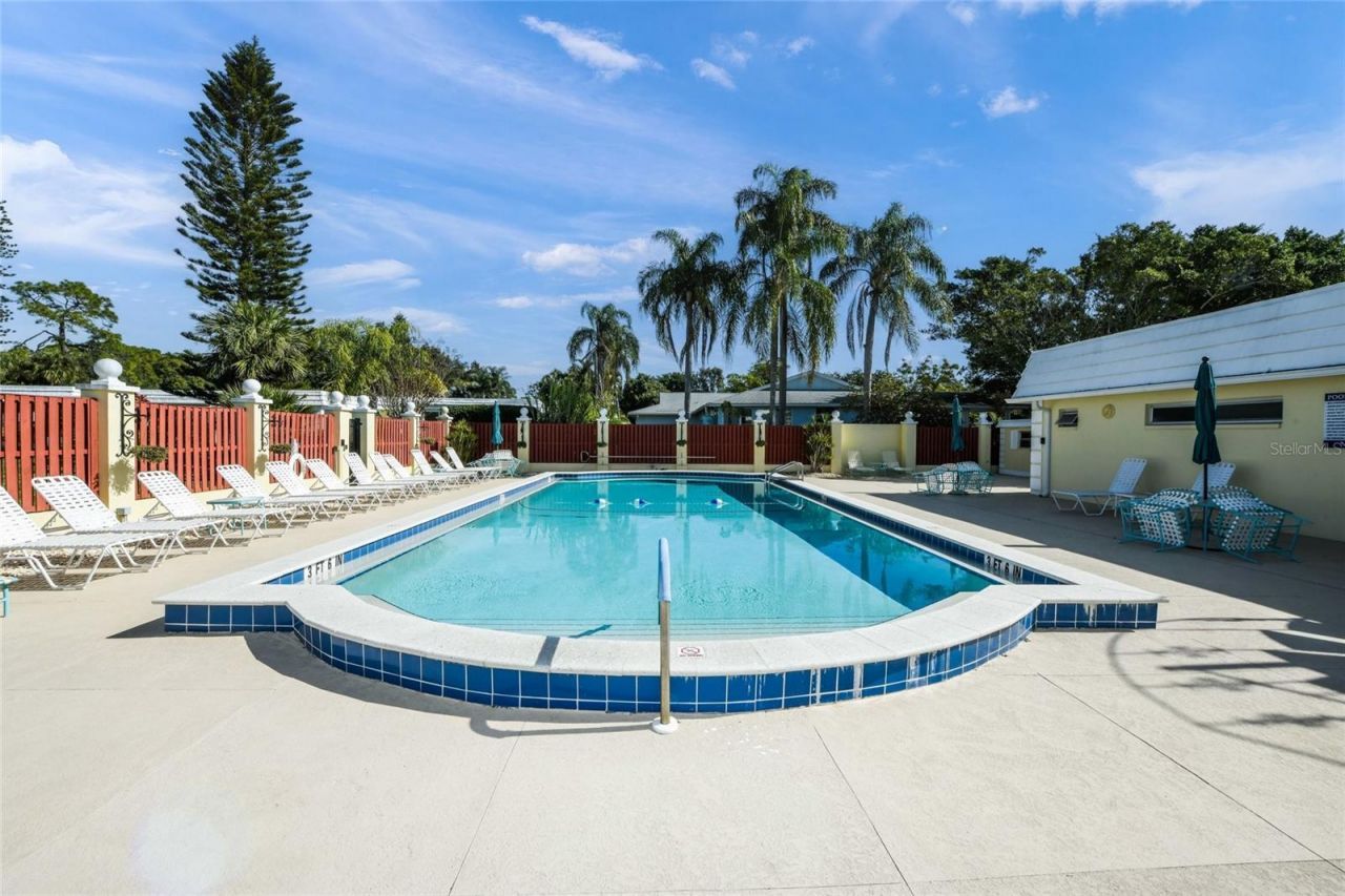 5823 Tidewood Avenue, Unit 19, Sarasota, FL 34231 Photo