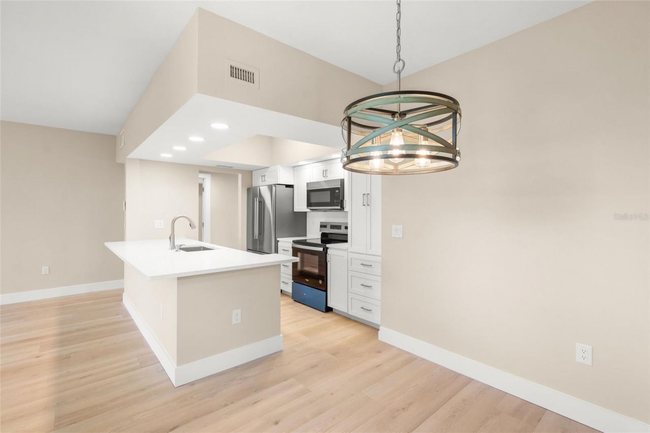 5823 Tidewood Avenue, Unit 19, Sarasota, FL 34231 Photo