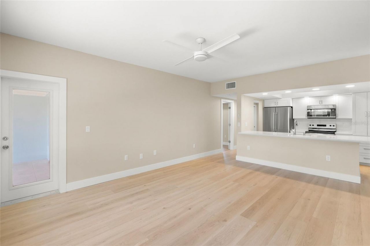 5823 Tidewood Avenue, Unit 19, Sarasota, FL 34231 Photo