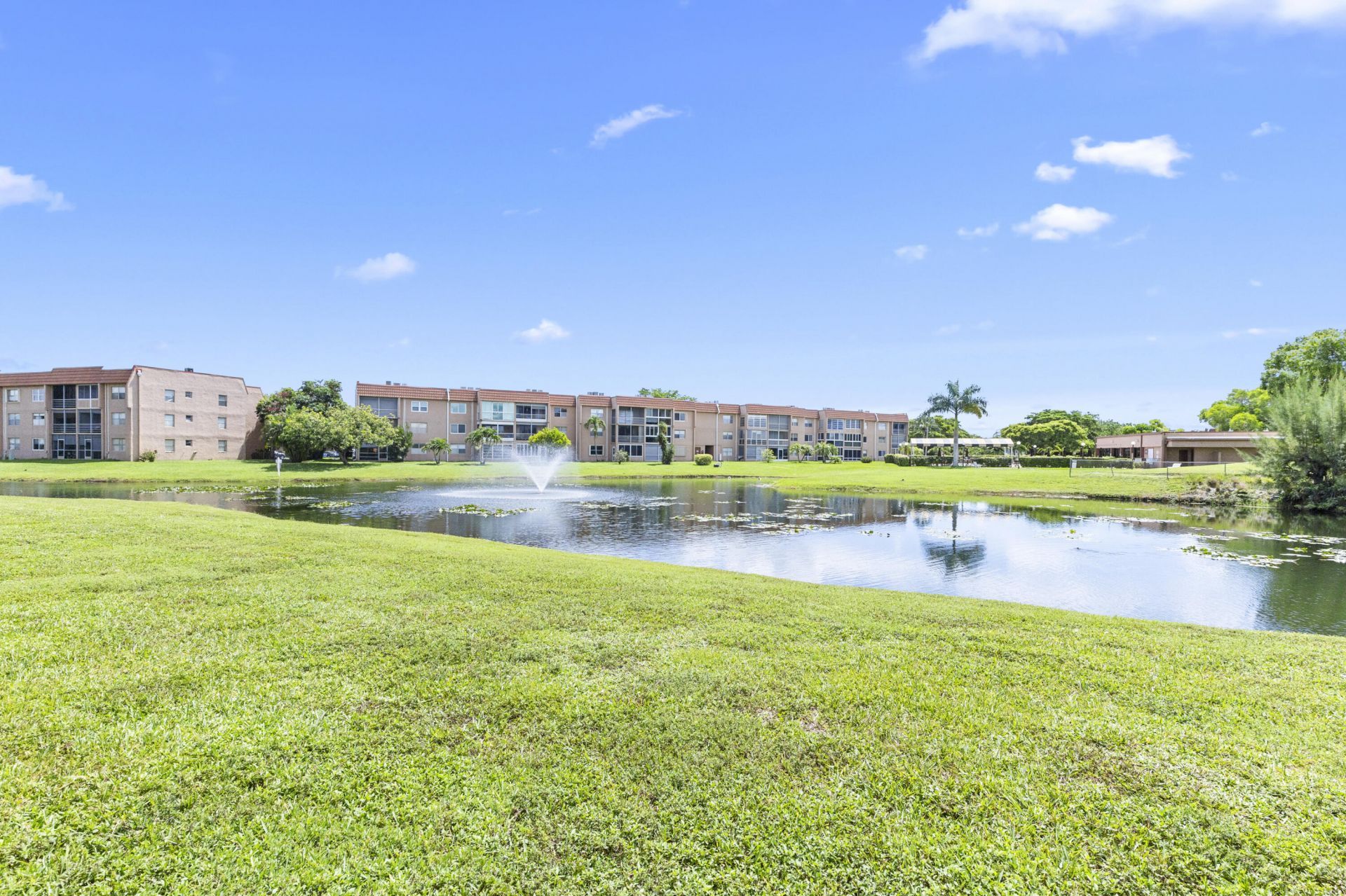 9861 Sunrise Lakes Boulevard, Unit 101, Sunrise, FL 33322 Photo