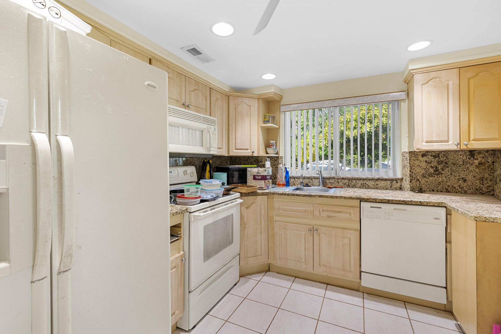 9861 Sunrise Lakes Boulevard, Unit 101, Sunrise, FL 33322 Photo