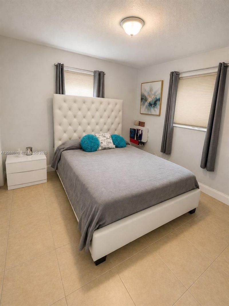 4910 SW 16th St, Fort Lauderdale, FL 33317 Photo