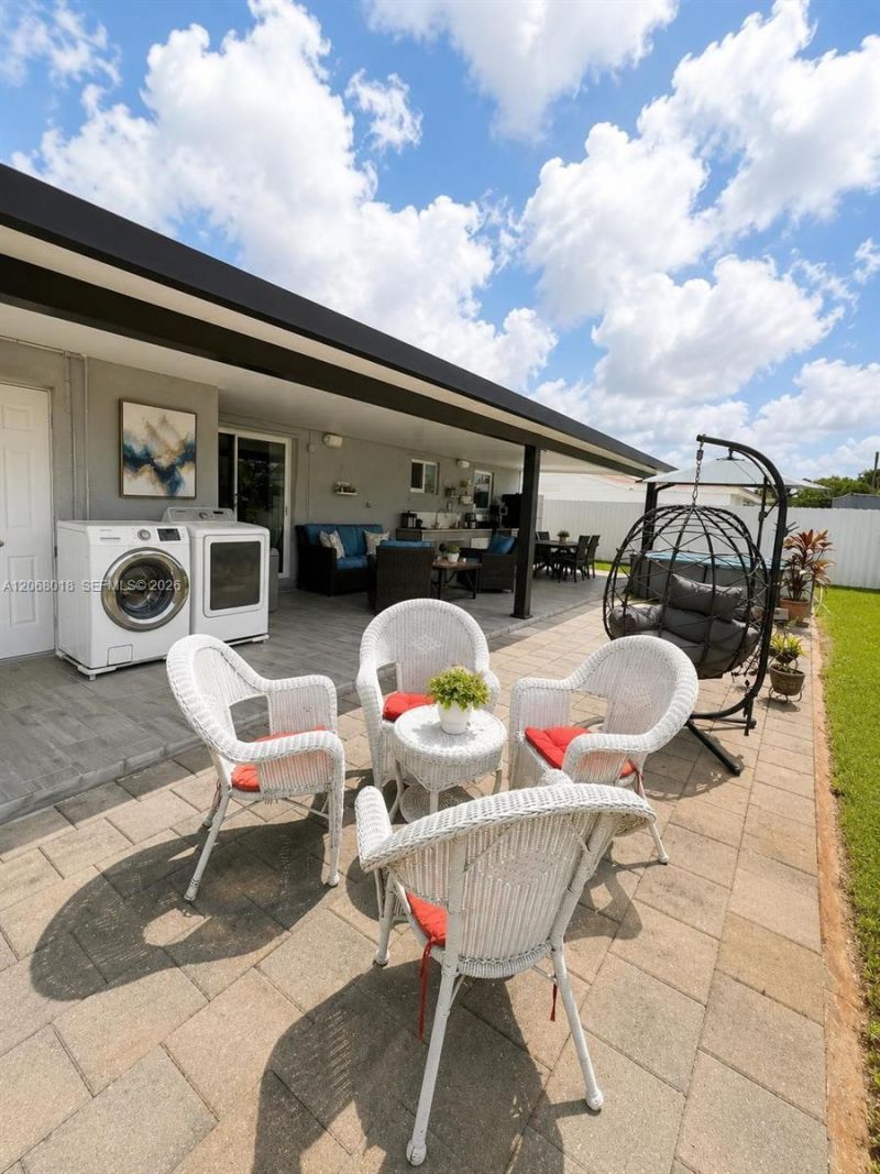 4910 SW 16th St, Fort Lauderdale, FL 33317 Photo