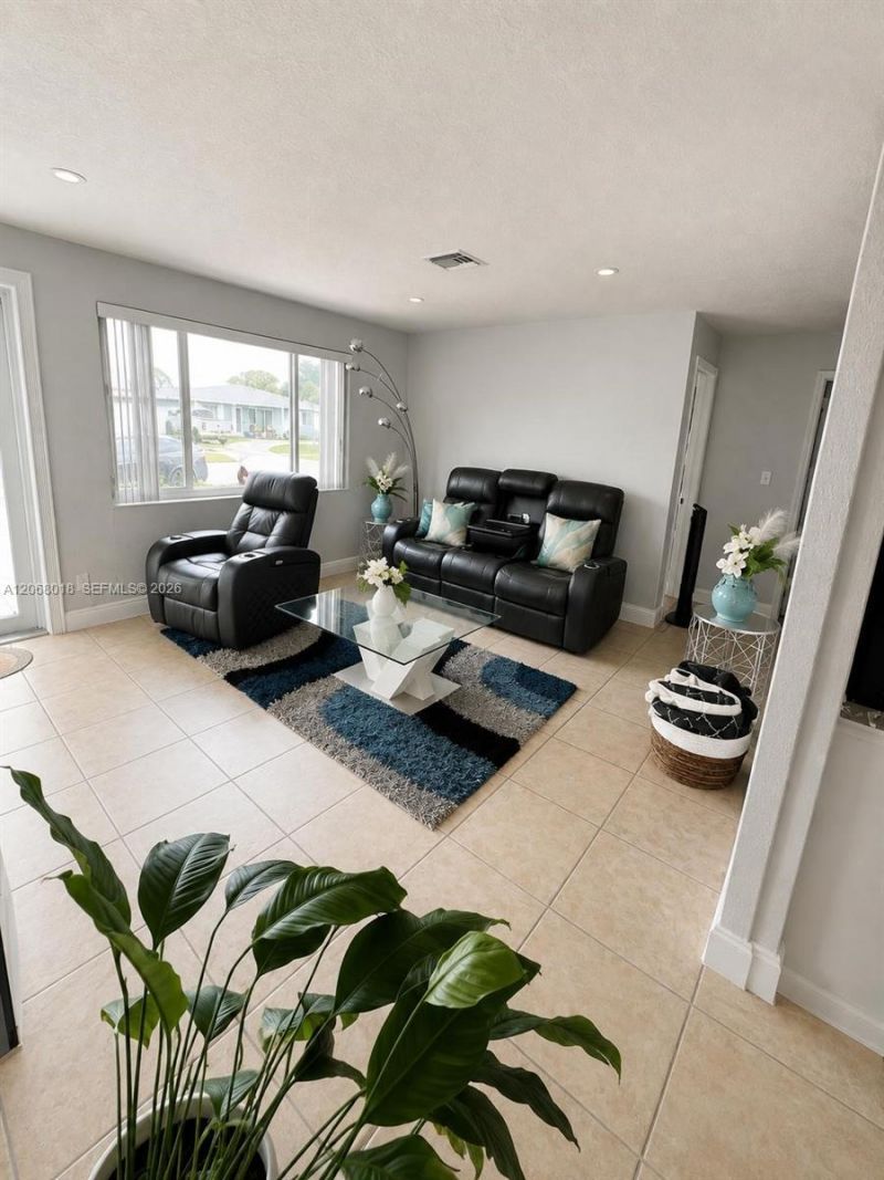 4910 SW 16th St, Fort Lauderdale, FL 33317 Photo