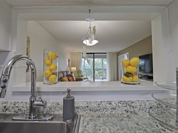 1100 Colony Point Cir , Unit 419, Pembroke Pines, FL 33026