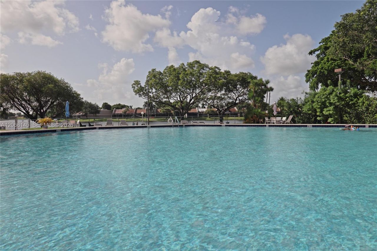1100 Colony Point Cir , Unit 419, Pembroke Pines, FL 33026 Photo