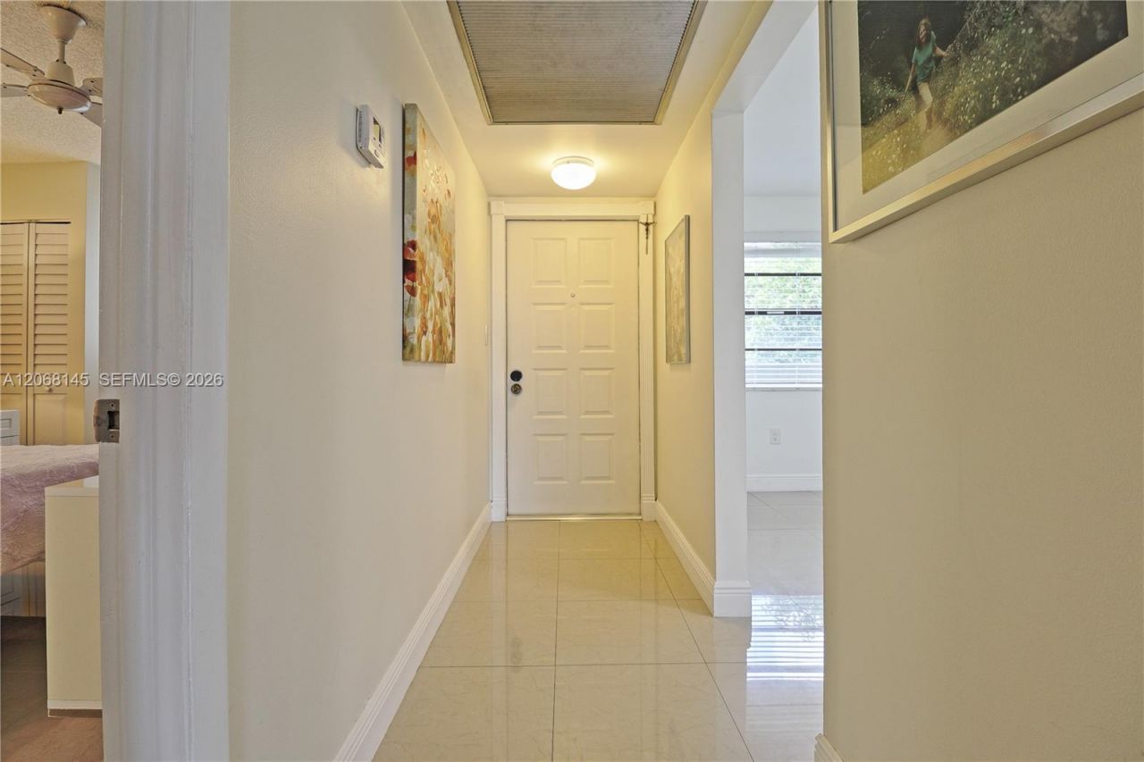 1100 Colony Point Cir , Unit 419, Pembroke Pines, FL 33026 Photo