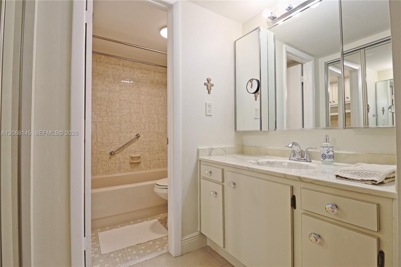 1100 Colony Point Cir , Unit 419, Pembroke Pines, FL 33026 Photo