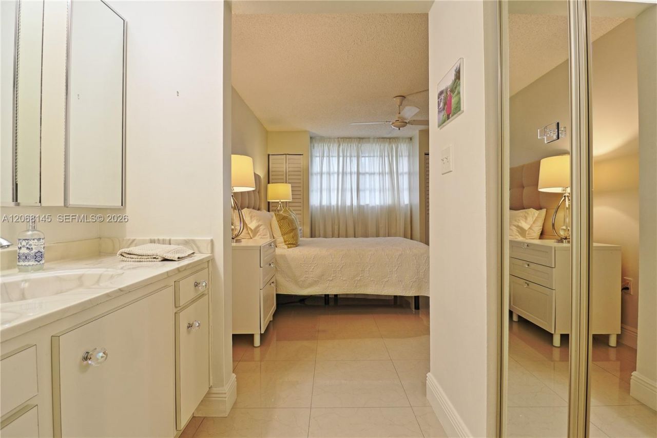 1100 Colony Point Cir , Unit 419, Pembroke Pines, FL 33026 Photo