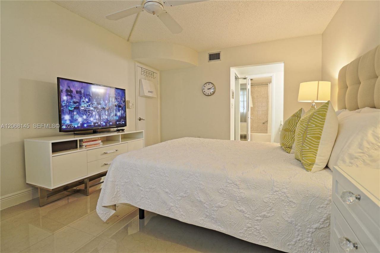 1100 Colony Point Cir , Unit 419, Pembroke Pines, FL 33026 Photo