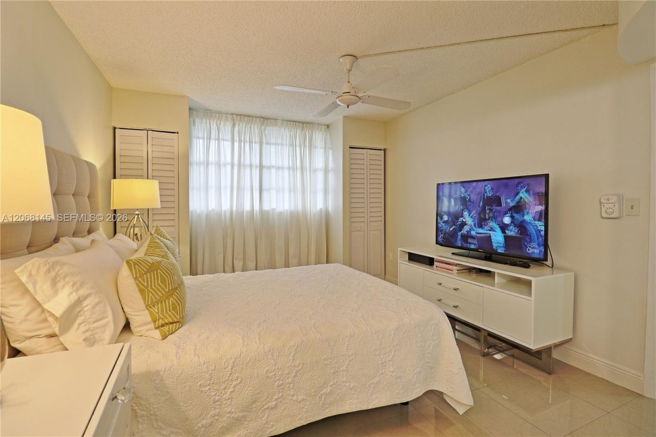 1100 Colony Point Cir , Unit 419, Pembroke Pines, FL 33026 Photo