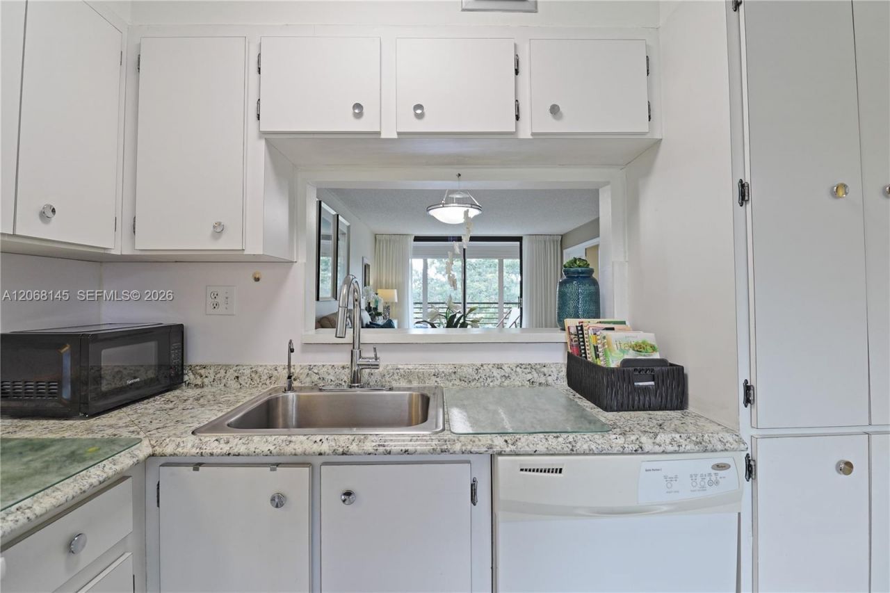 1100 Colony Point Cir , Unit 419, Pembroke Pines, FL 33026 Photo