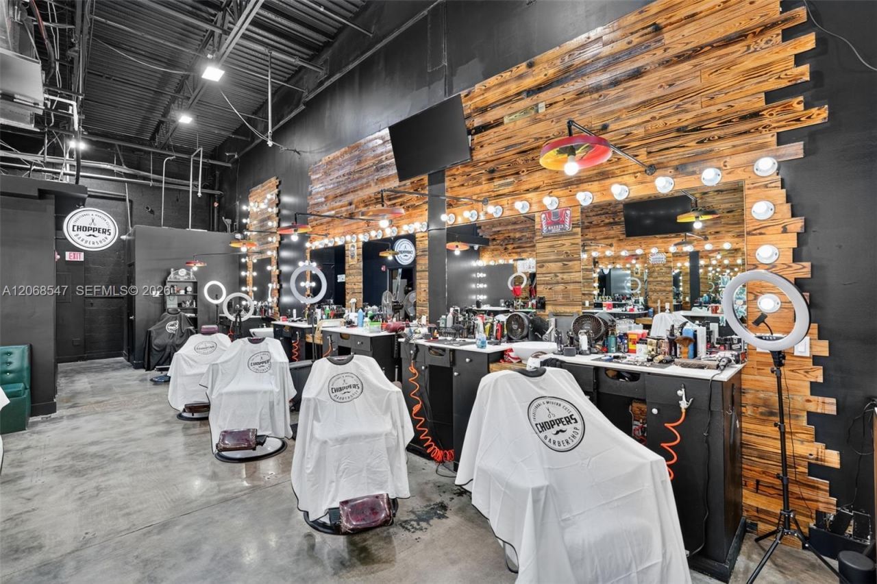 Exceptional Opportunity To Own A Barber Shop In Th, Kendall, FL 33196 Photo